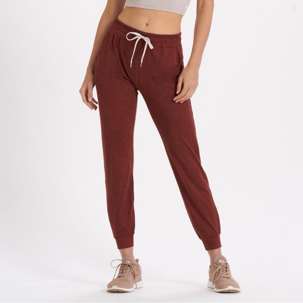 Vuori Women's Performance Jogger in Rust Red